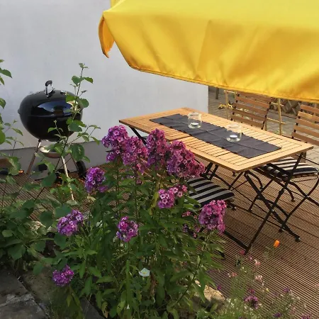 60qm Wohnung Naabtal im historischen Pfarrhaus Pielenhofen Exterior foto