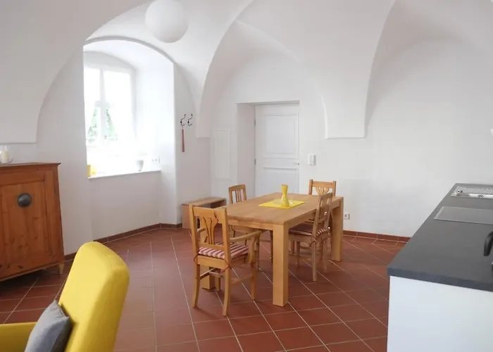 60Qm Wohnung Naabtal Im Historischen Pfarrhaus Pielenhofen